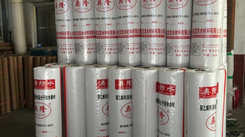 在设计和施工卫生间二次排水系统时，需要注意以下几点：